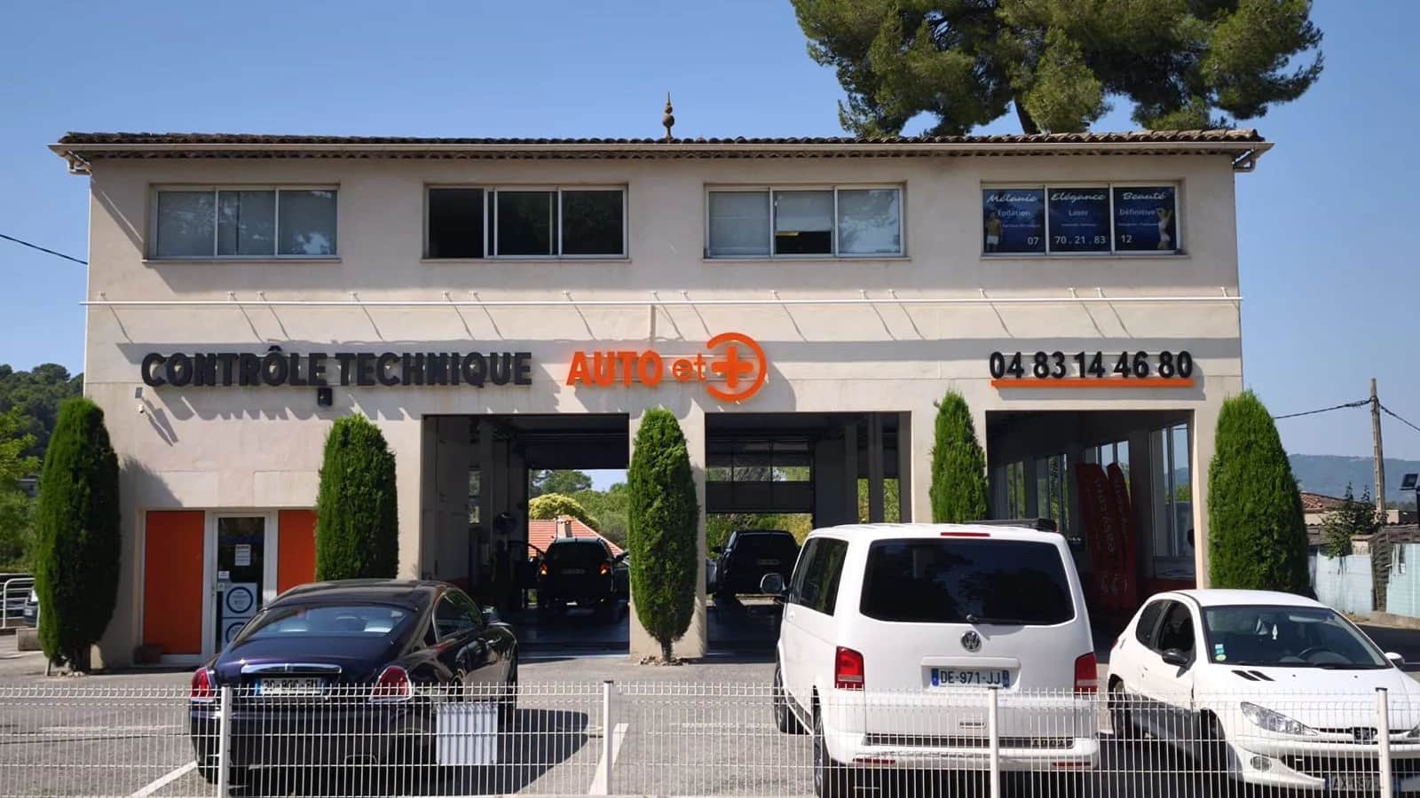 Façade du centre de contrôle technique Auto et + à Mougins, avenue Saint-Martin